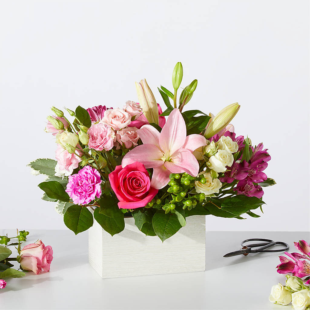 Sweetberry Box – A Florist Original – ENCHANTED FLORIST & GREENHOUSE LTD, Maspeth NY