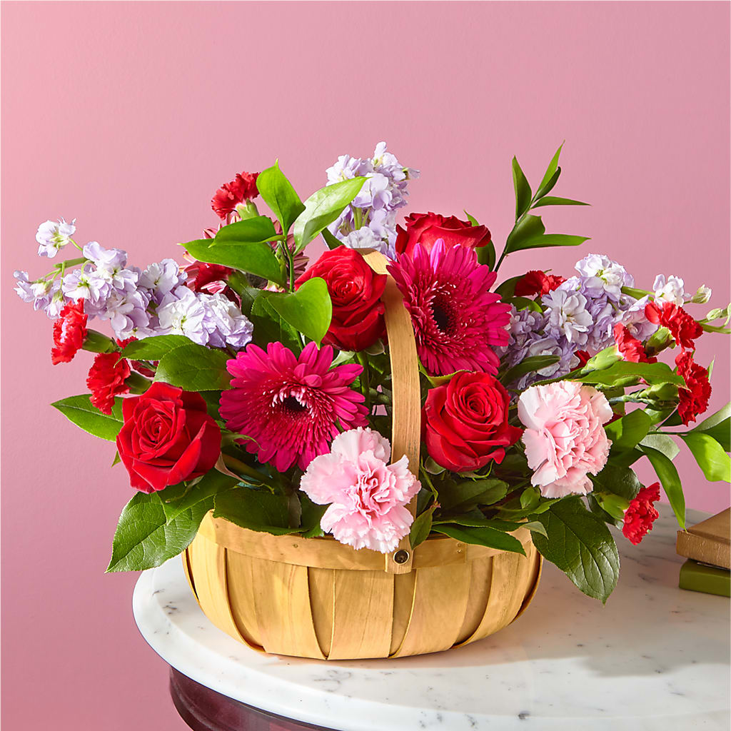Pink Picnic Basket – ENCHANTED FLORIST & GREENHOUSE LTD, Maspeth NY