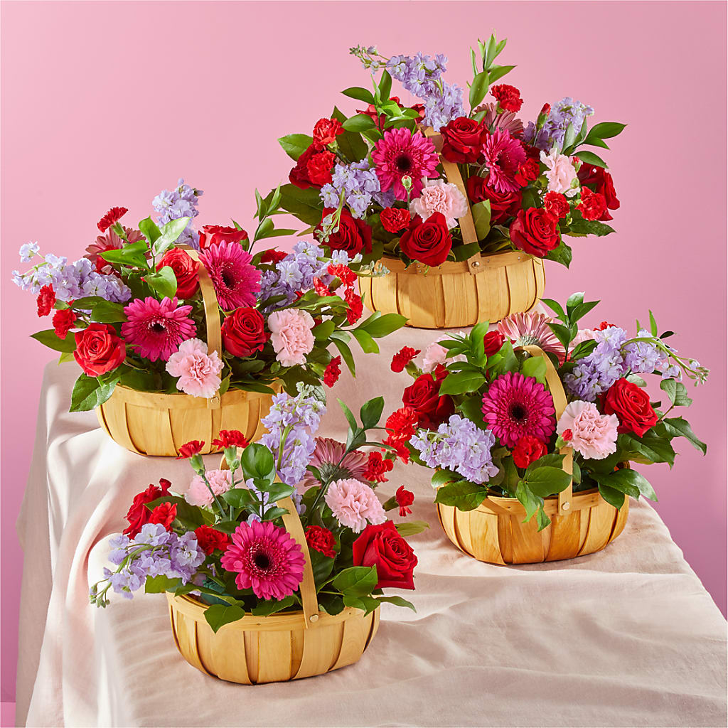 Pink Picnic Basket – ENCHANTED FLORIST & GREENHOUSE LTD, Maspeth NY