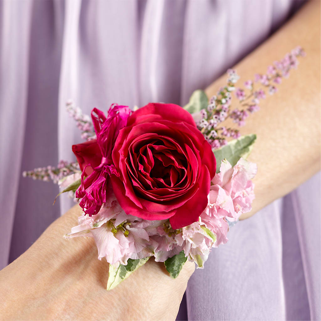 Rose Charm Corsage – ENCHANTED FLORIST & GREENHOUSE LTD, Maspeth NY