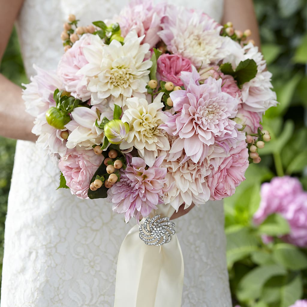 Heart's Promise Bouquet – ENCHANTED FLORIST & GREENHOUSE LTD, Maspeth NY