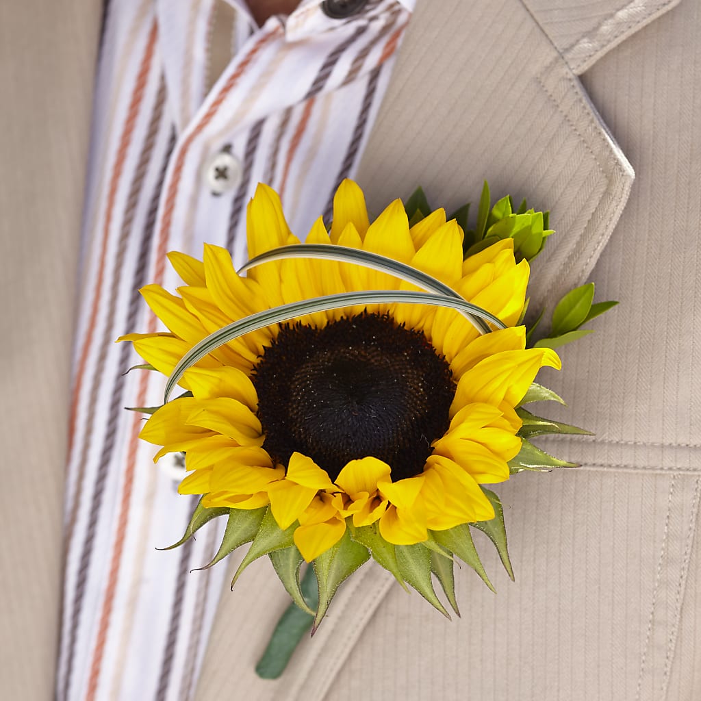 Free Spirit Boutonniere – ENCHANTED FLORIST & GREENHOUSE LTD, Maspeth NY