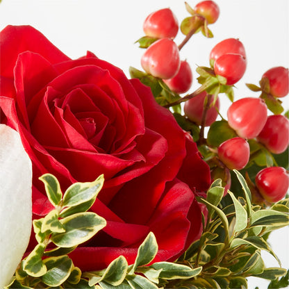 Snowy Wonderland Bouquet – ENCHANTED FLORIST & GREENHOUSE LTD, Maspeth NY